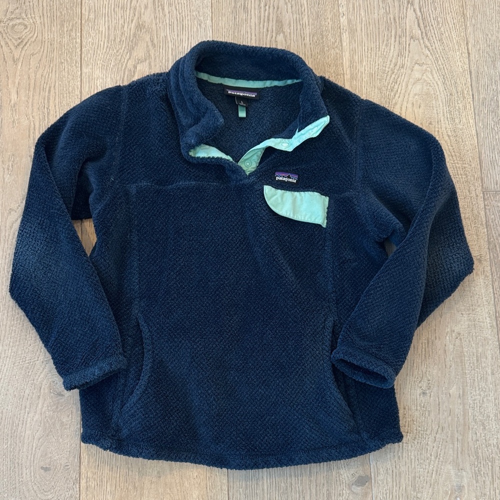 Kids Navy Fleece Patagonia Pullover. Size 12. Large.